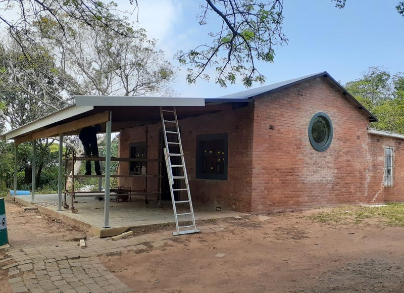 verandah pioneer hut